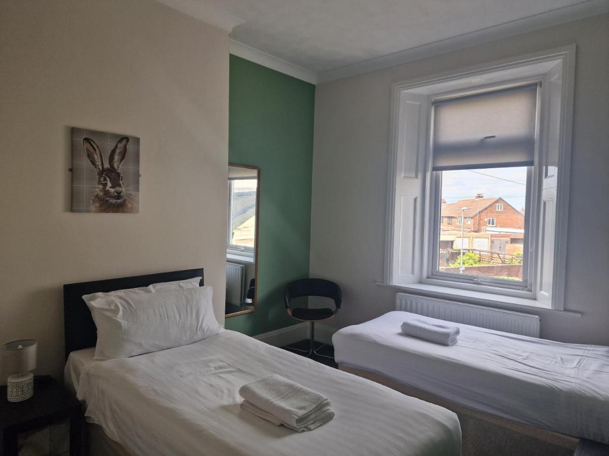 2 The Green, Exceptional Large House, Sea Views Loads Of Bathrooms Seaton Carew Exterior photo