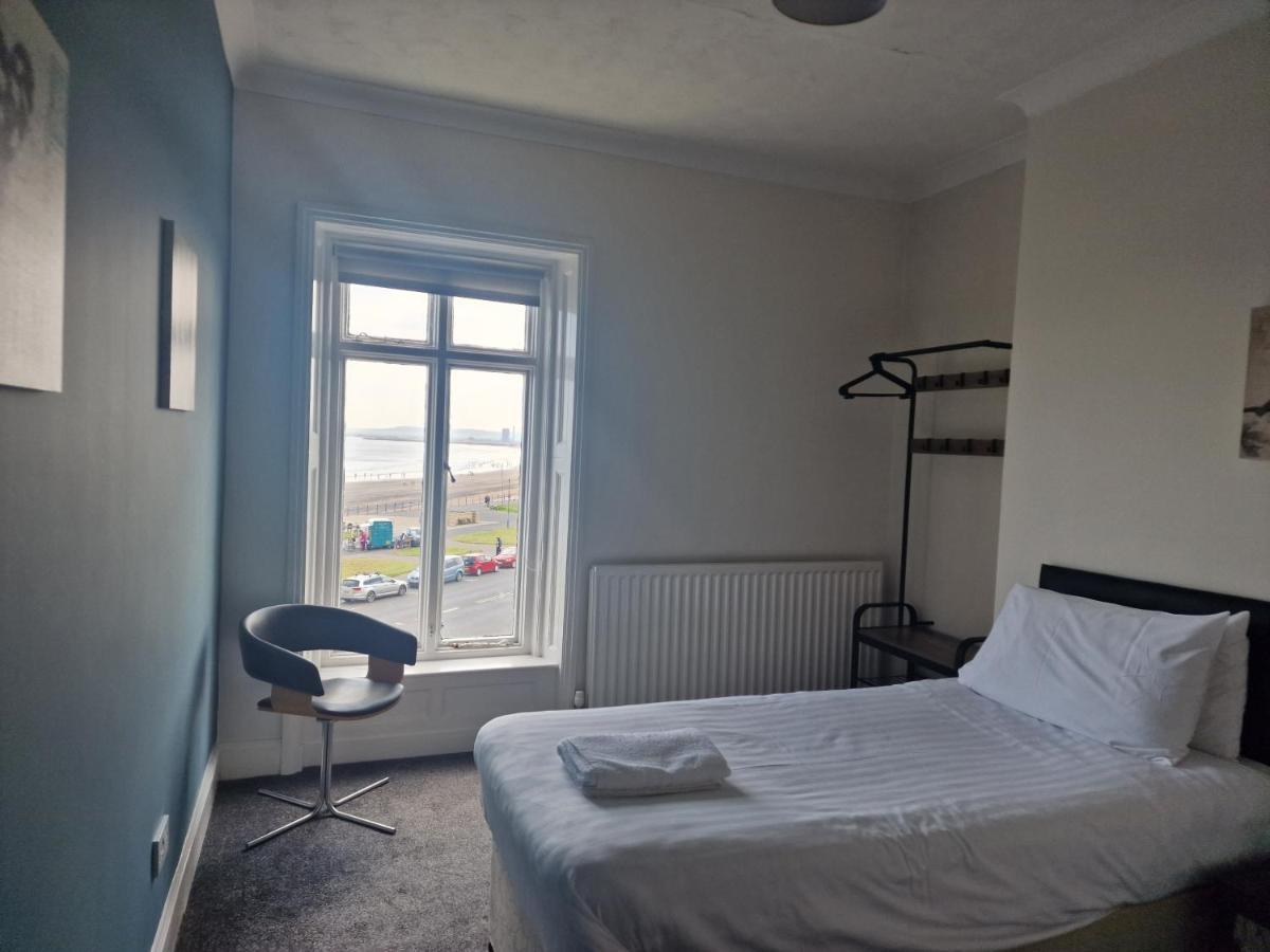 2 The Green, Exceptional Large House, Sea Views Loads Of Bathrooms Seaton Carew Exterior photo